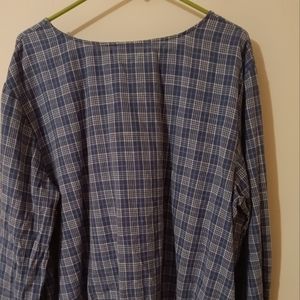 Women's blue long sleeve blouse size XXL approx. 25' wide x 19.5' length
